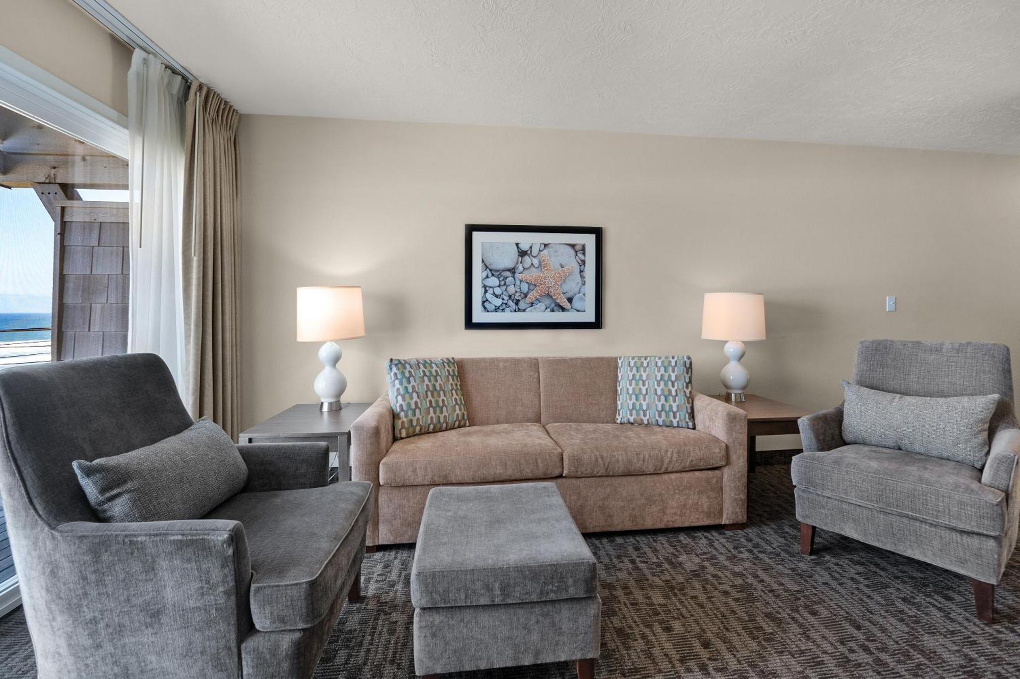 Pelican Shores Inn Линкън Сити Екстериор снимка
