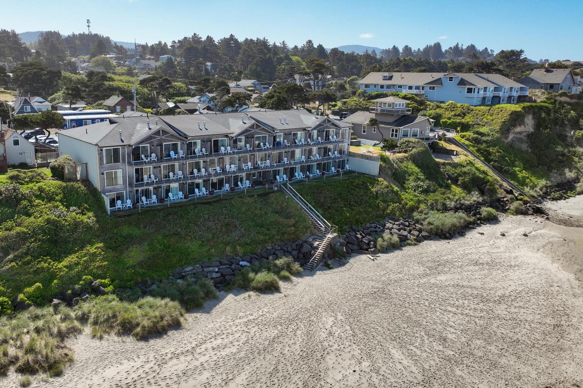 Pelican Shores Inn Линкън Сити Екстериор снимка