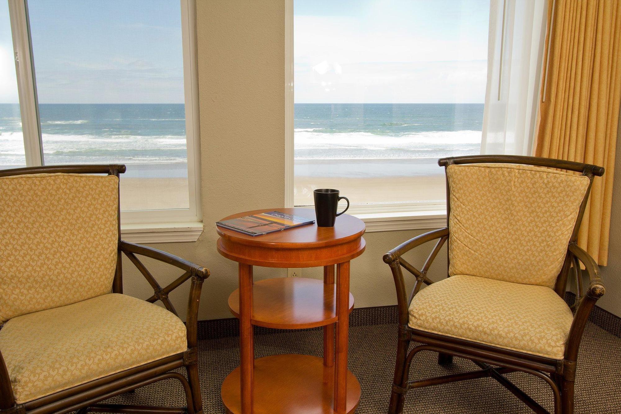 Pelican Shores Inn Линкън Сити Екстериор снимка