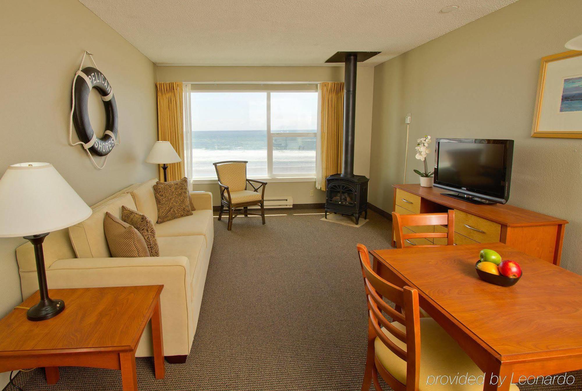 Pelican Shores Inn Линкън Сити Екстериор снимка